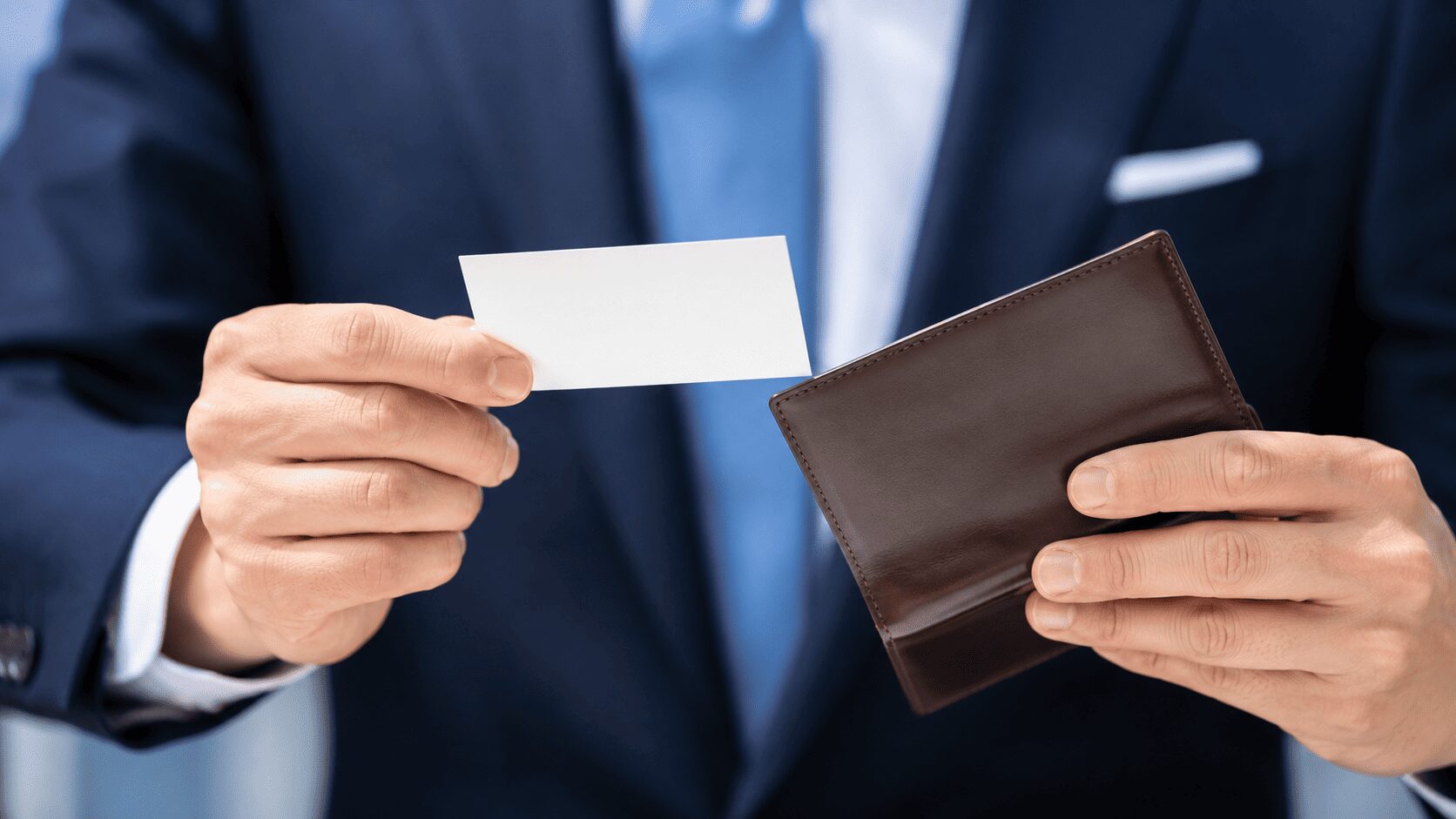 失敗3．薄さだけで選んで、名刺が入らない