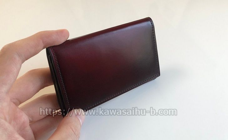 5年以上使ったyuhakuのコードバン名刺入れ