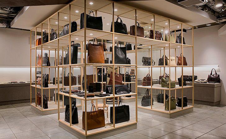 GANZOの財布が手に取れる店舗