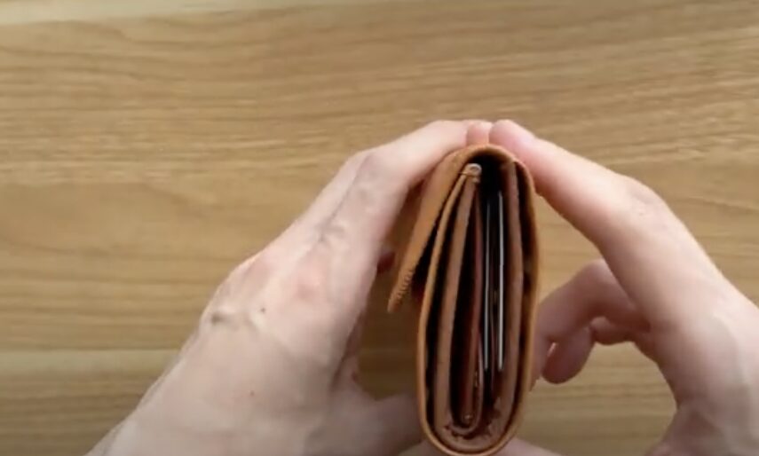 中身を入れた厚みがこちら