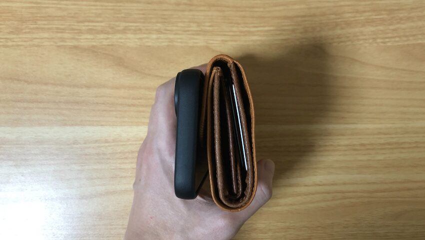 財布の厚み比較iPhone16
