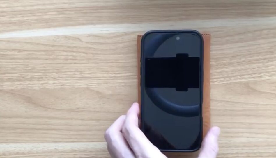 財布のサイズ比較iPhone16